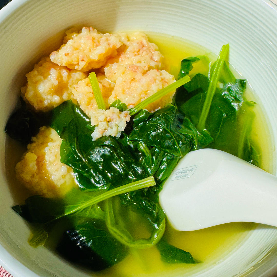 虾滑菠菜汤