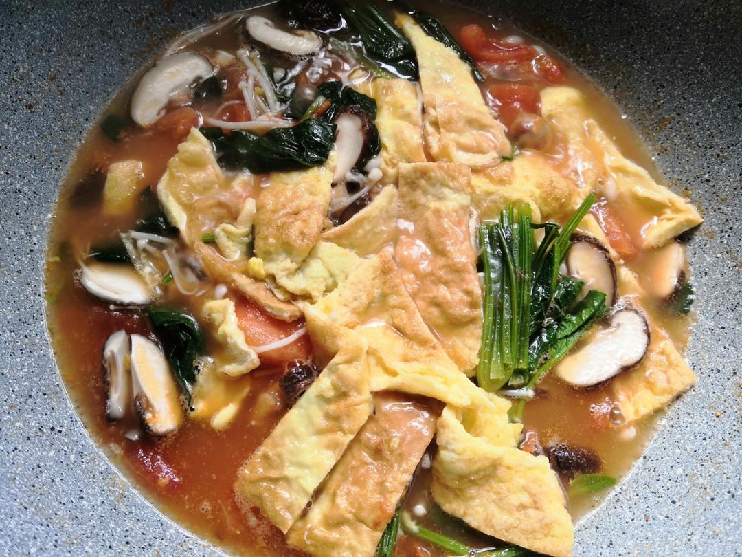 西红柿菌菇豆腐汤