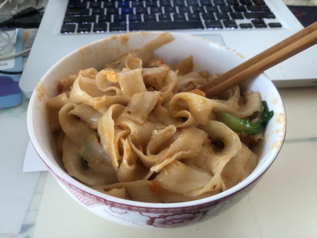 西红柿炒刀削面