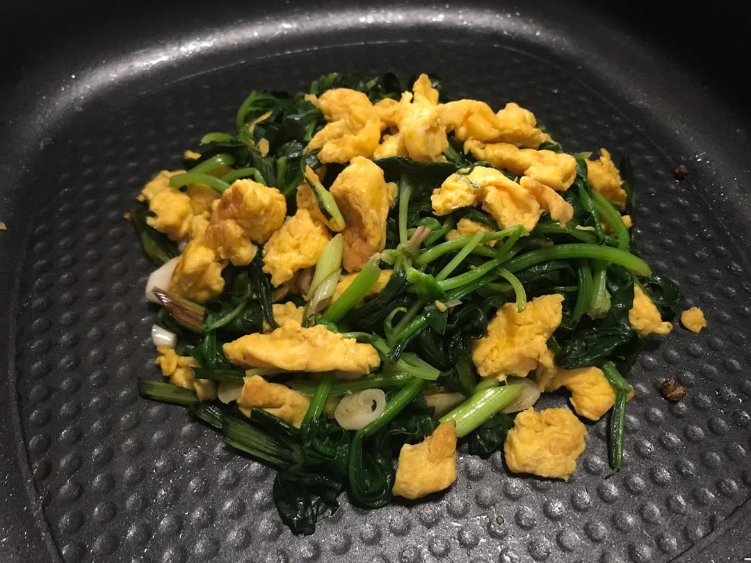 菠菜炒鸡蛋