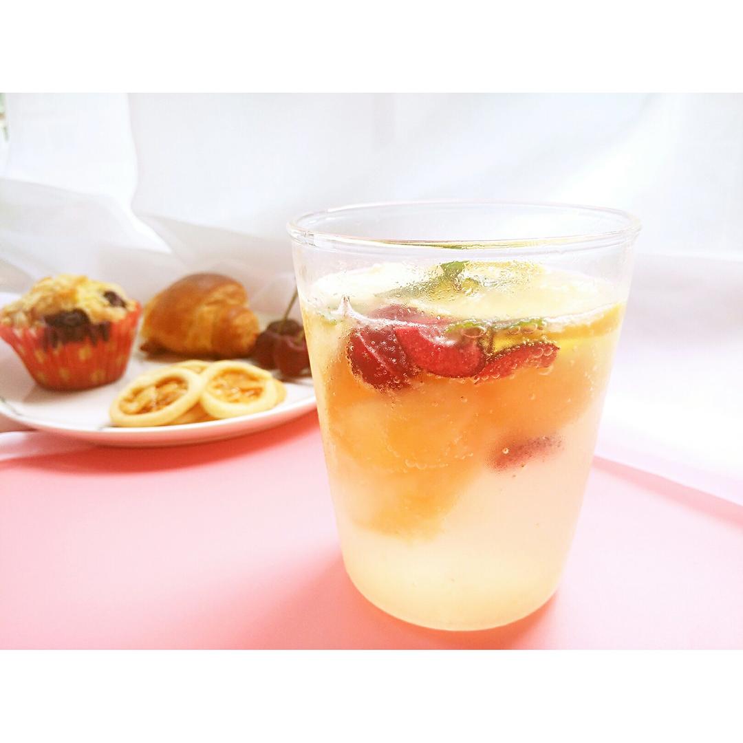少女特饮蜜桃MOJITO鸡尾酒