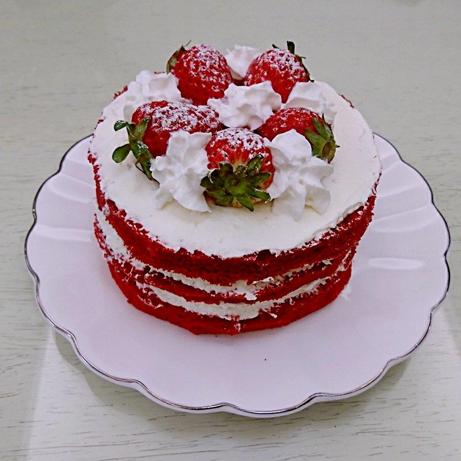 梦见苏格拉底做的草莓红丝绒裸蛋糕