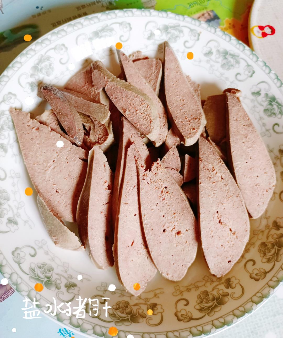 连着做了两次的盐水猪肝，下酒优秀冷盘。@坏露露的露台食光