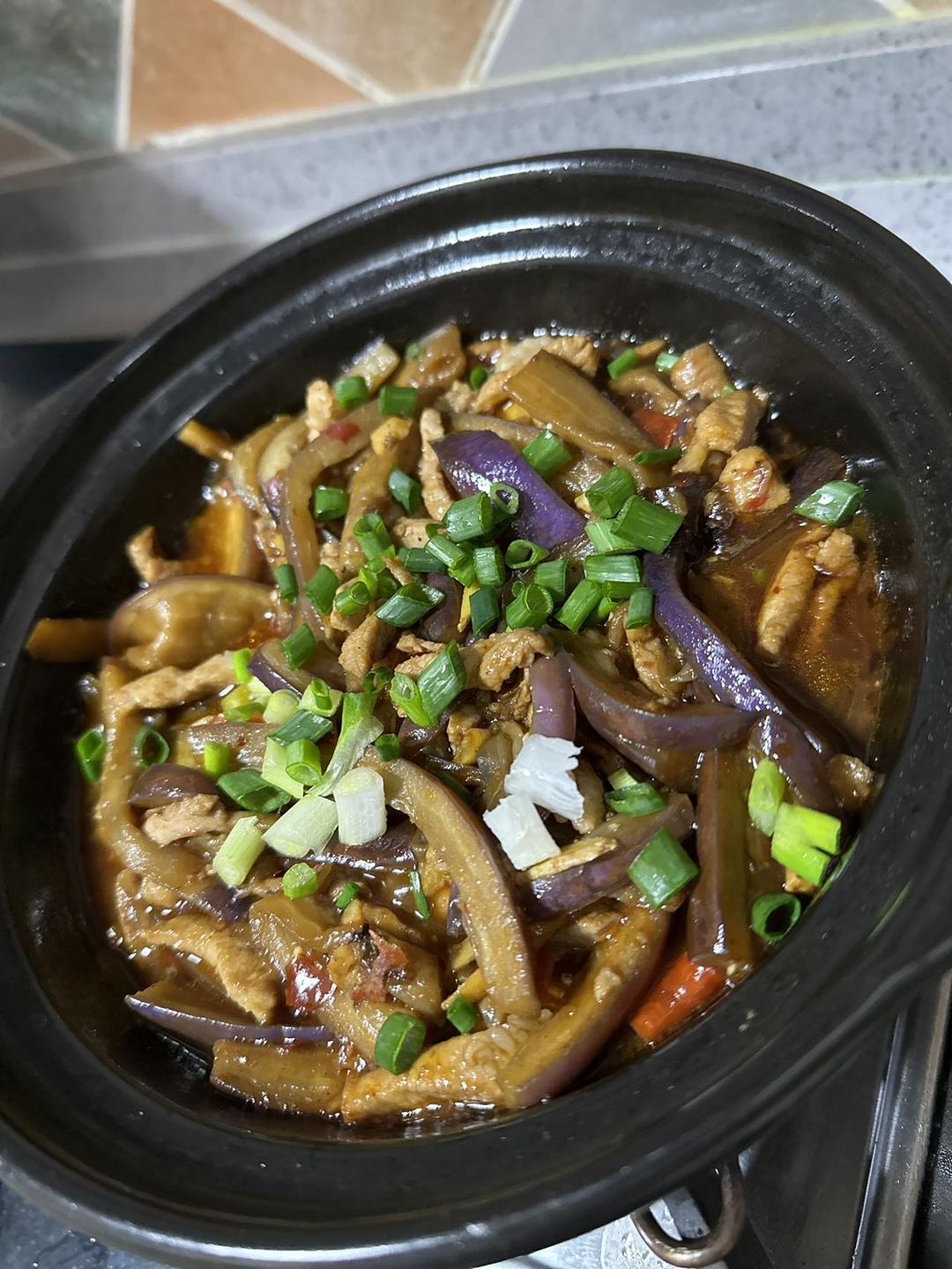 不用油炸超省油的鱼香肉末茄子煲