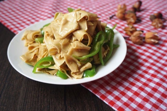 尖椒炒干豆腐