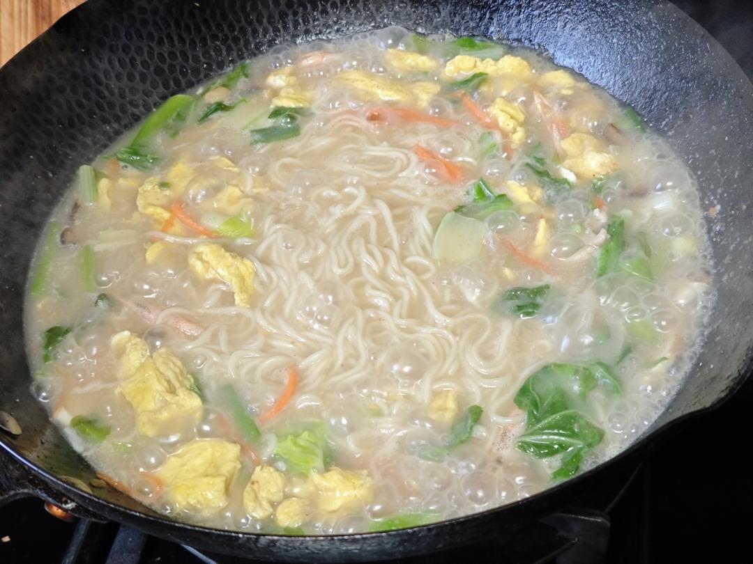 去厦门福州宁可舍弃本帮菜都要吃一碗的【莆田卤面】