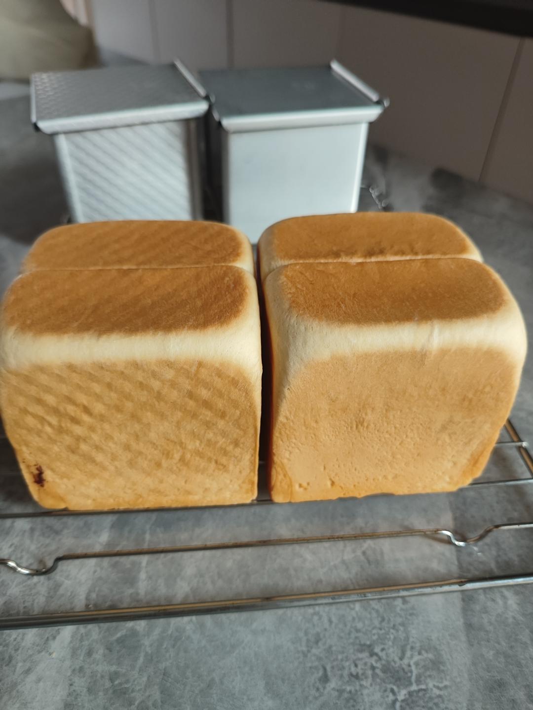 吐司，奶香手撕面包，超级香浓