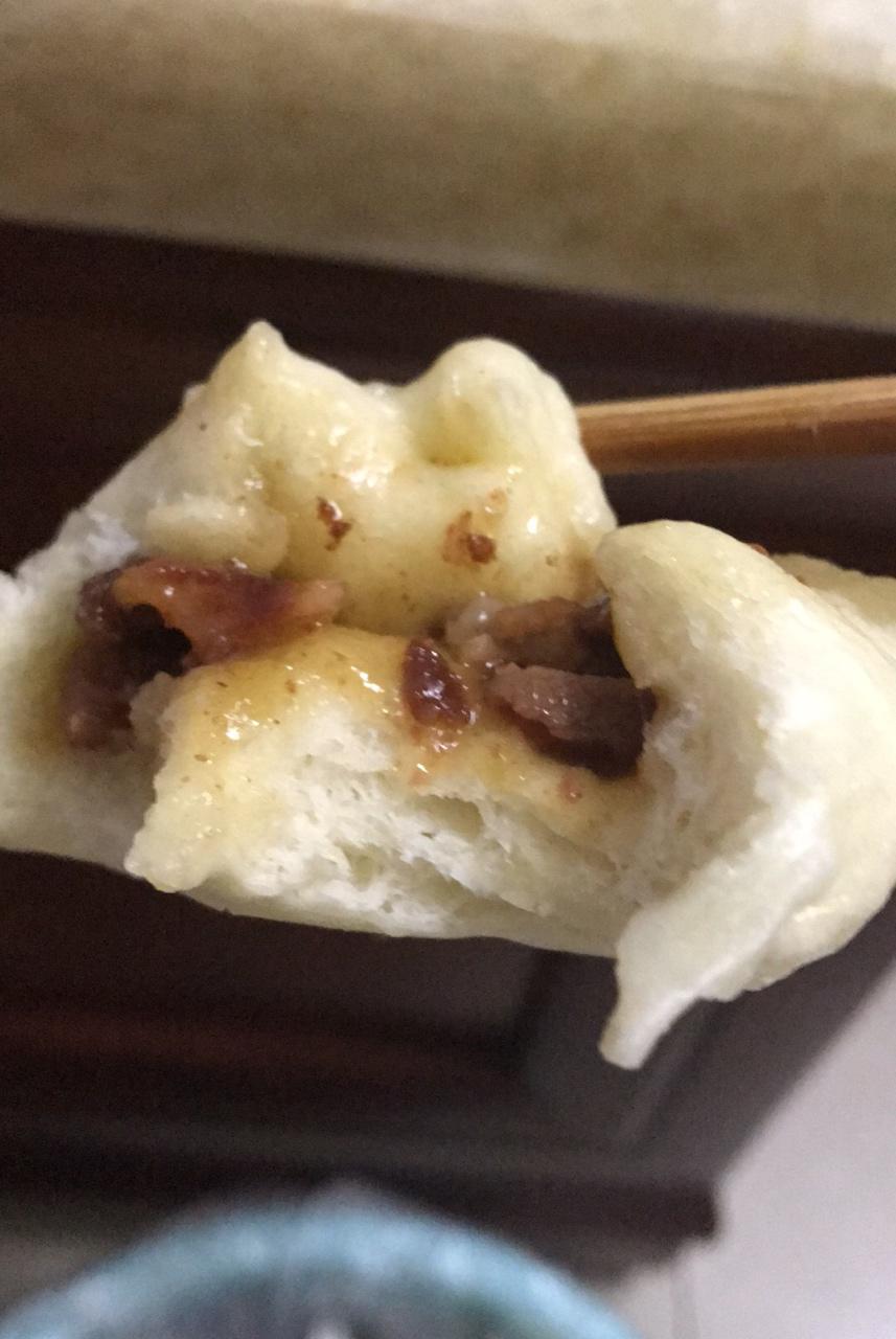 云朵般松软爆浆蜜汁叉烧包