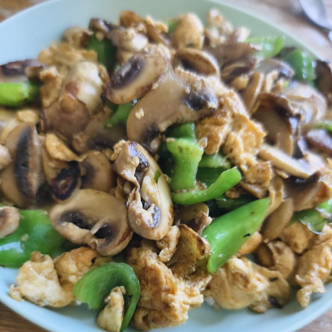 口蘑炒鸡蛋