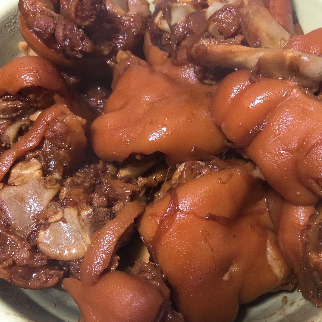 美味的家常菜：红烧猪蹄