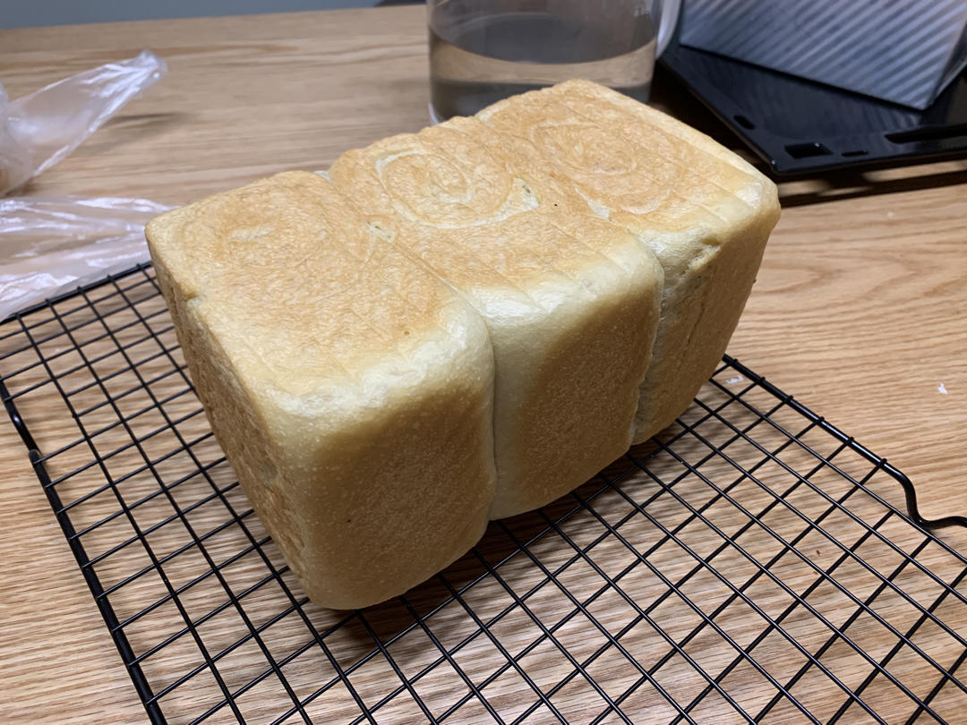 软到拿不起来的生吐司