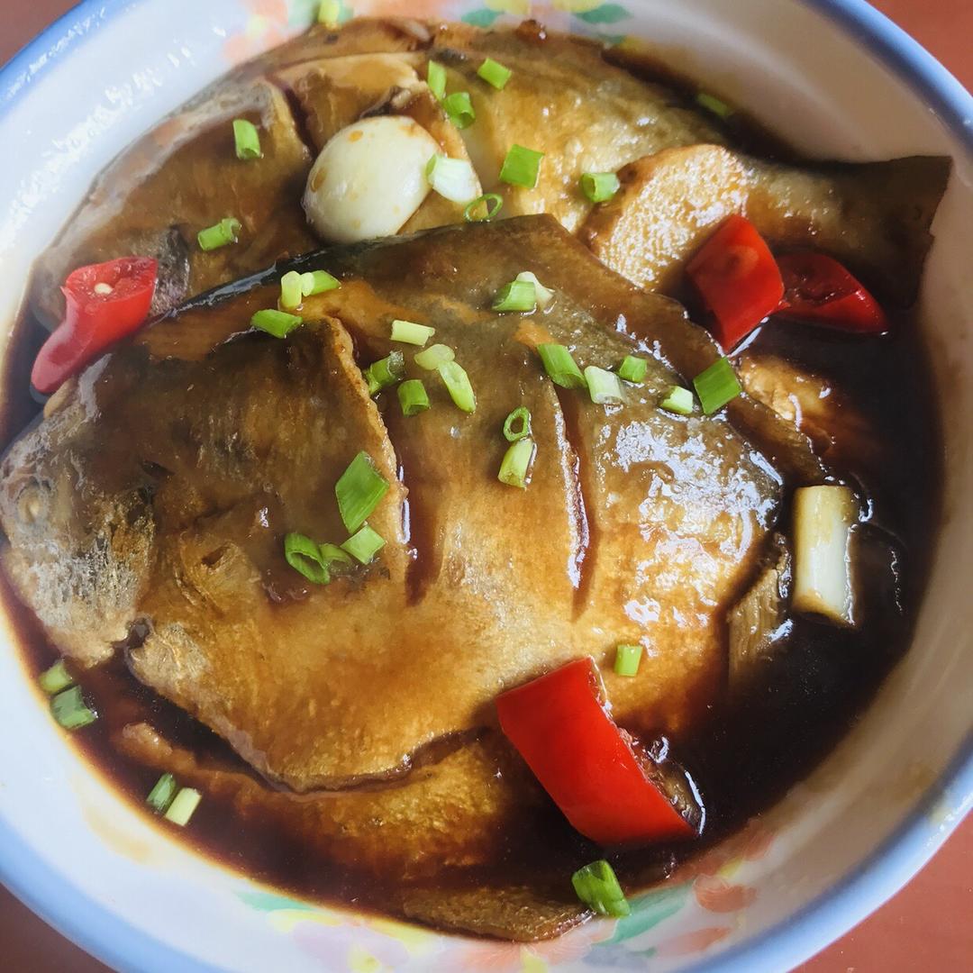 传统中式红烧平鱼