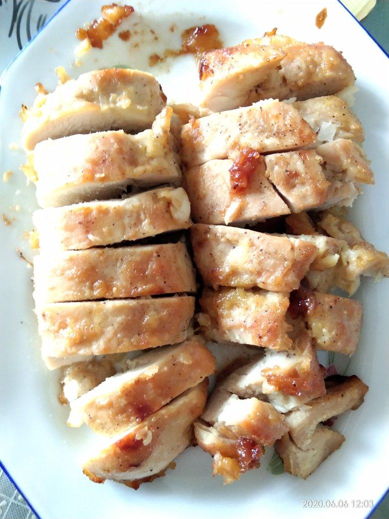 酷炫屌炸天好吃的煎鸡胸肉（香蒜蜂蜜煎鸡胸肉）