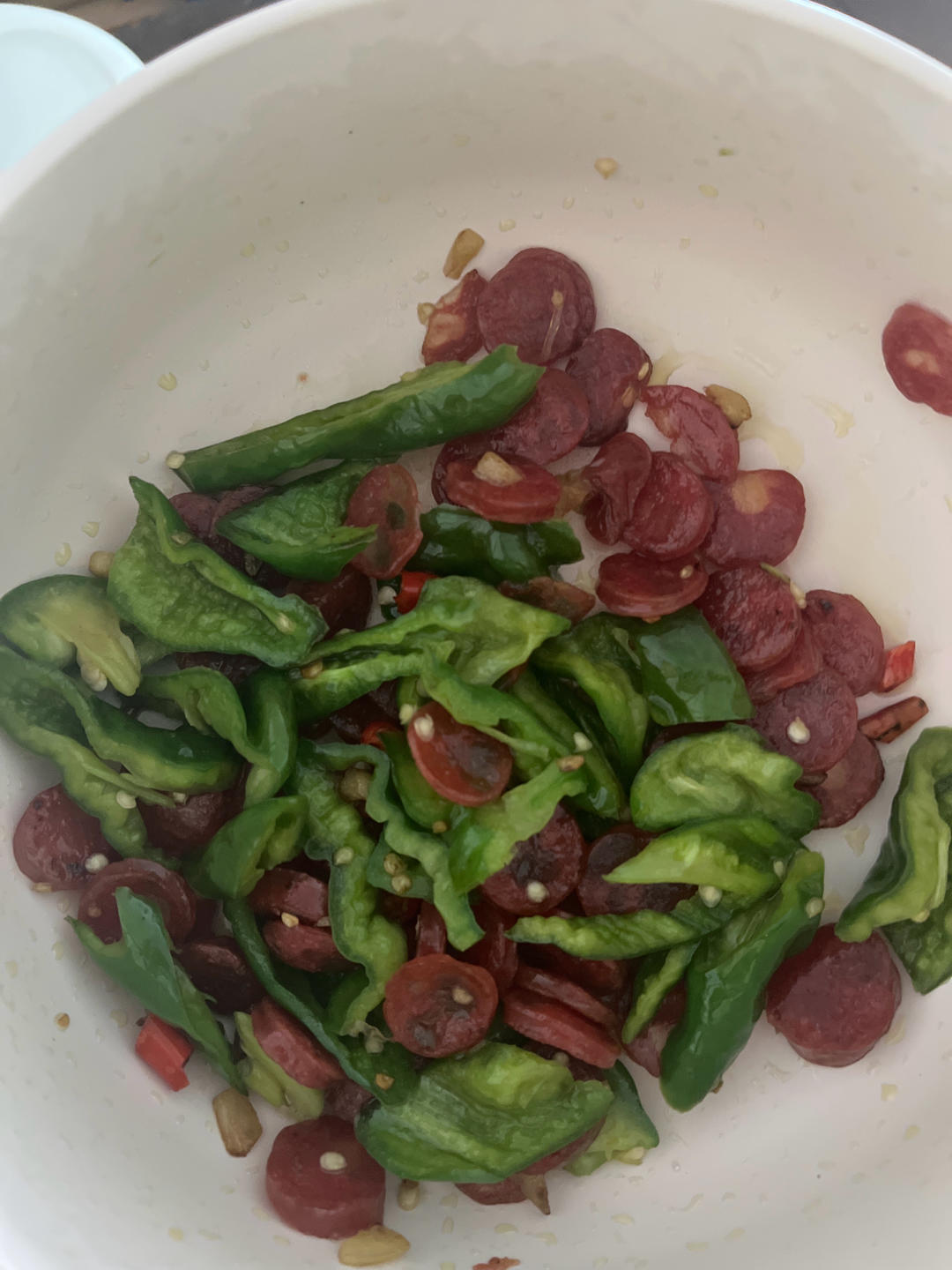 腊肠炒青椒
