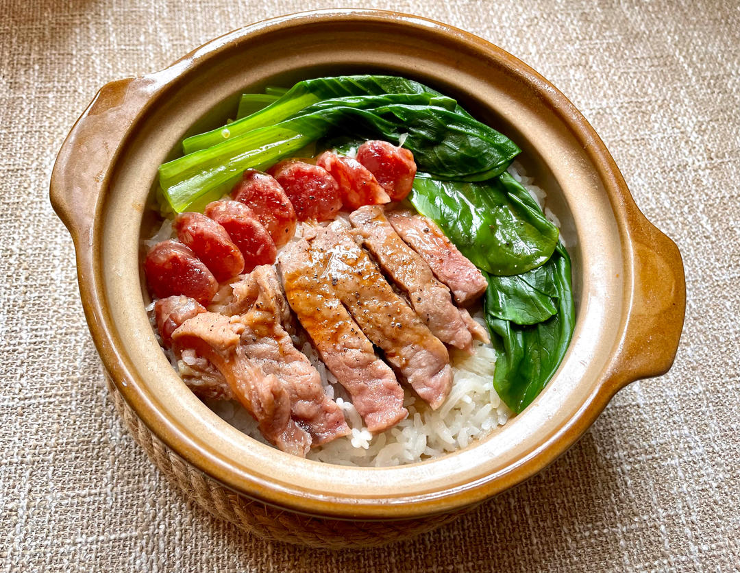 腊味煲仔饭，20分钟饭菜同出