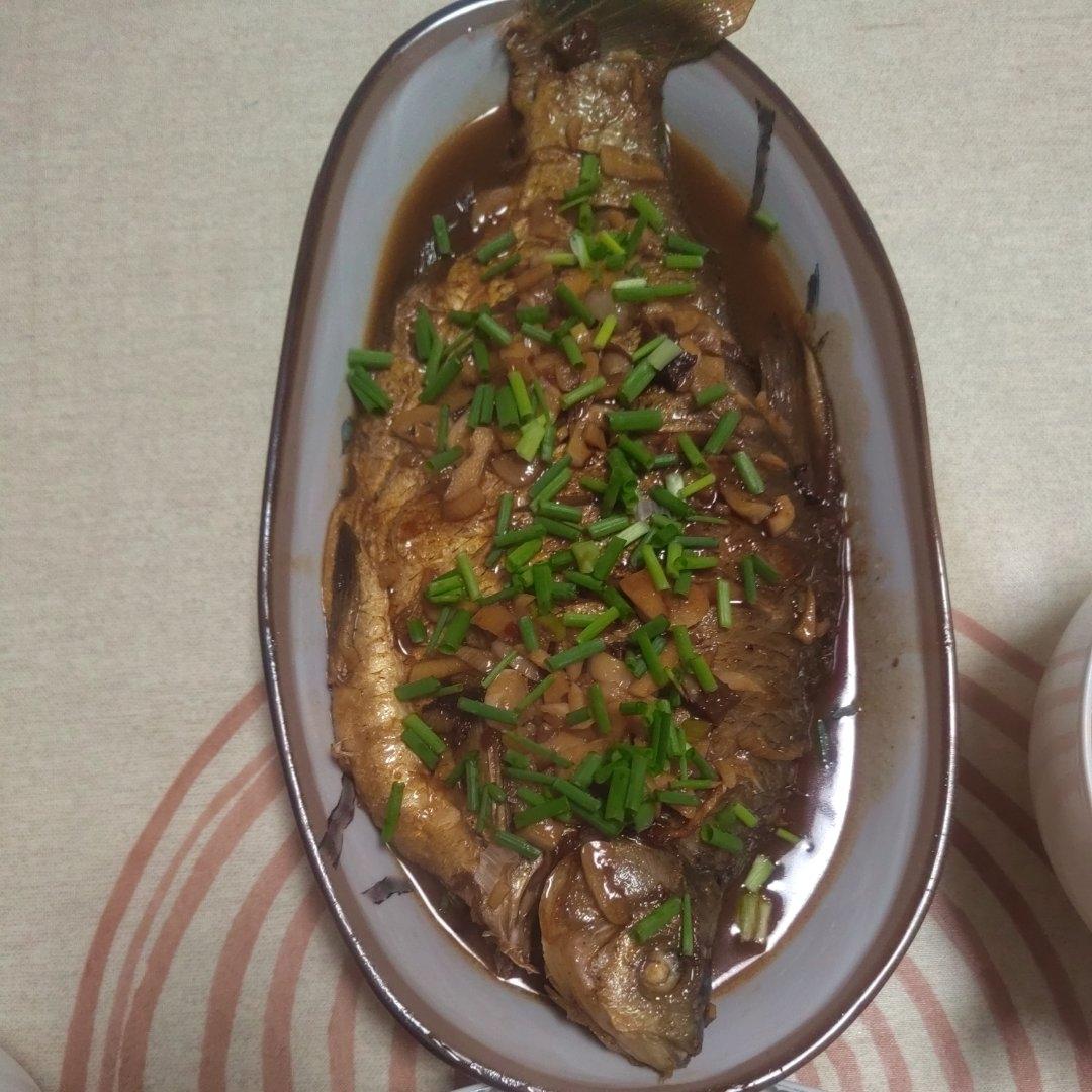 红烧鳊鱼（武昌鱼）