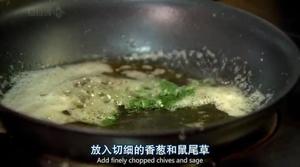 【雷蒙德的】蘑菇馅意大利饺子的做法 步骤11