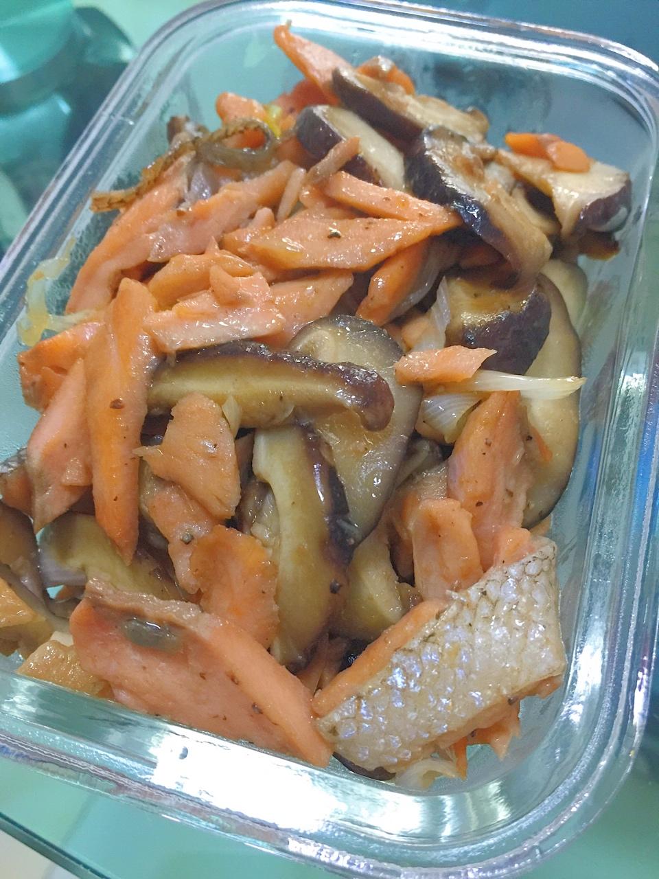 三文鱼炒蘑菇