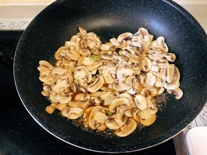 蚝油烩口蘑的做法 步骤7