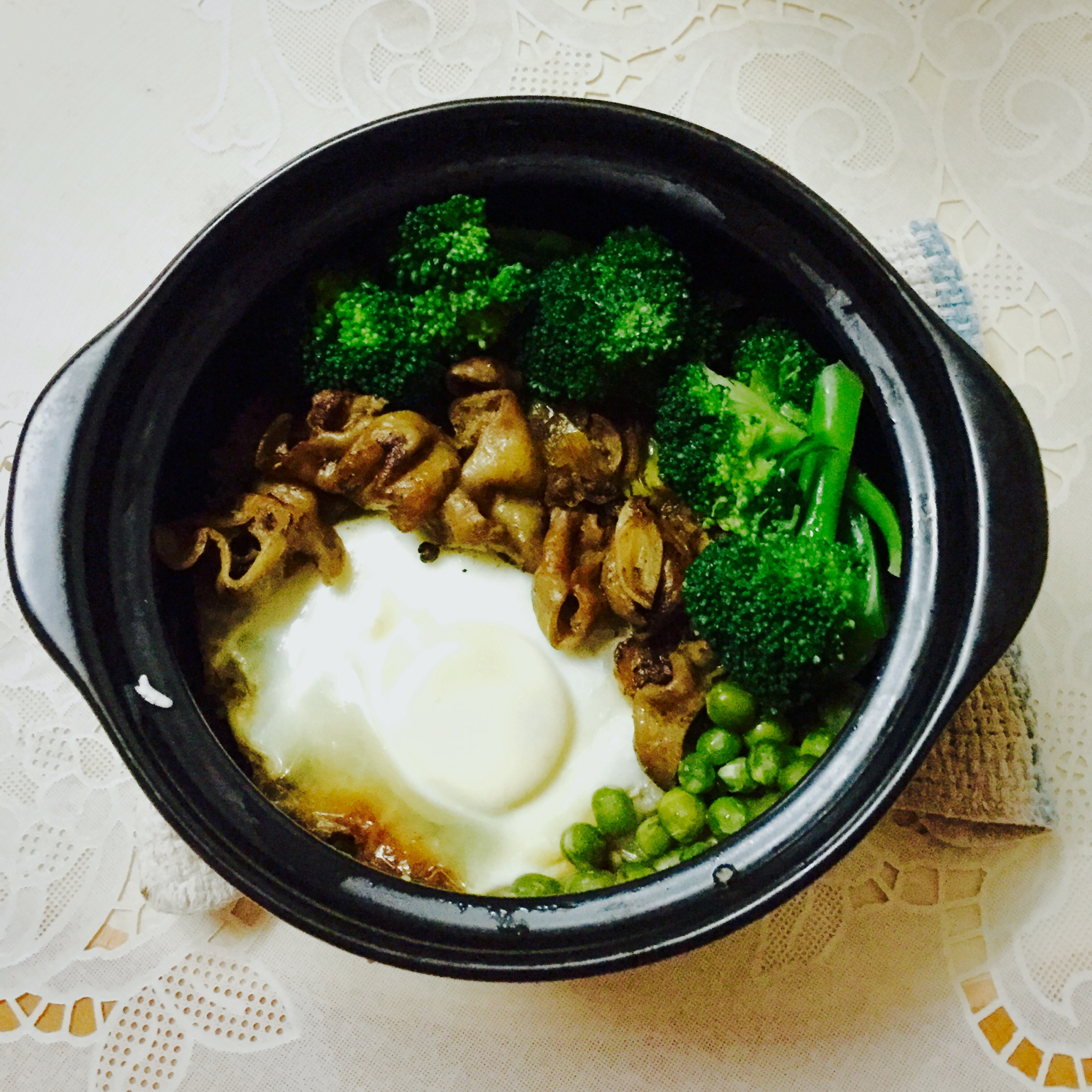 广式腊味煲仔饭