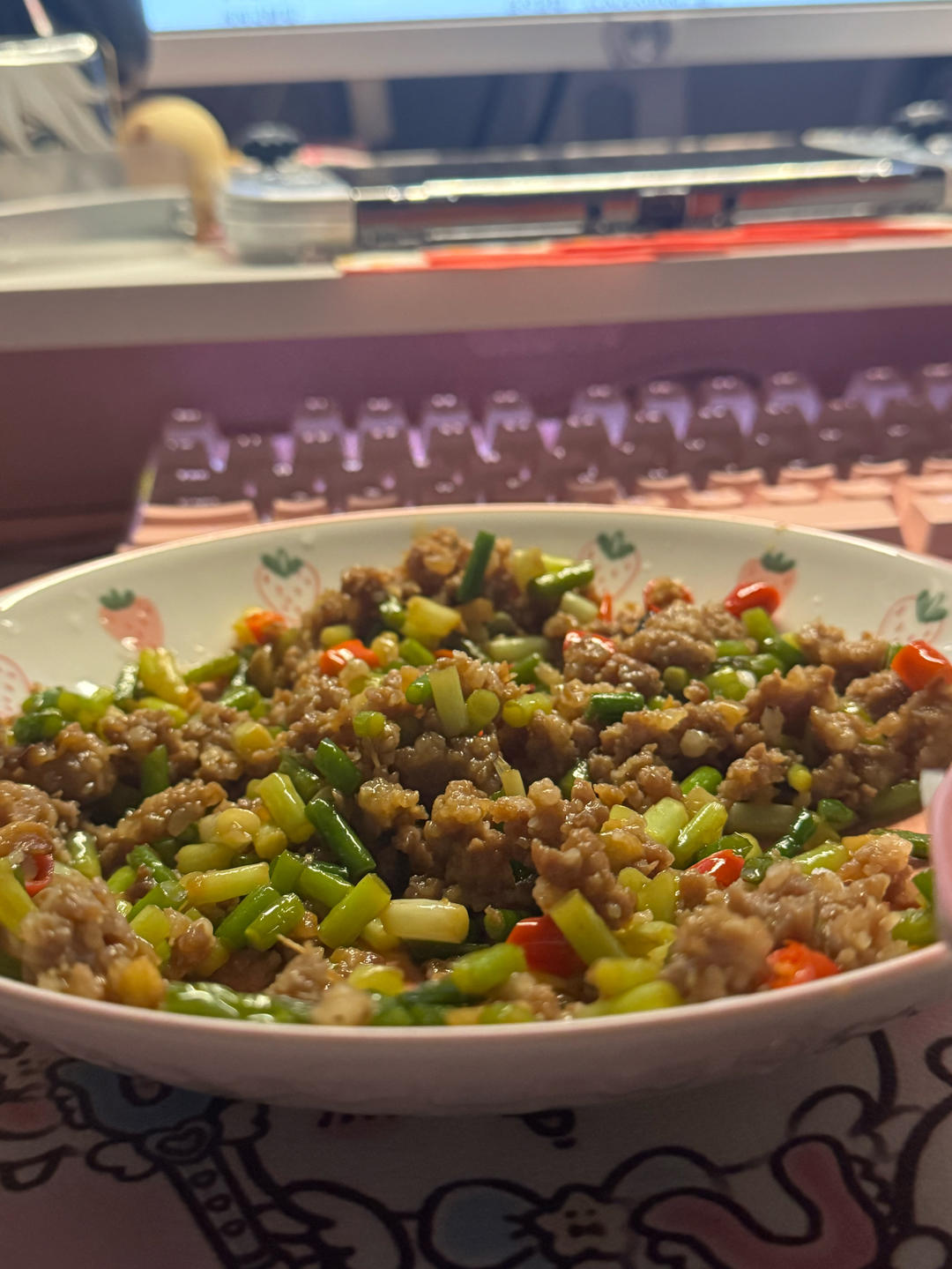 蒜苔炒肉末，三碗米饭都不够吃