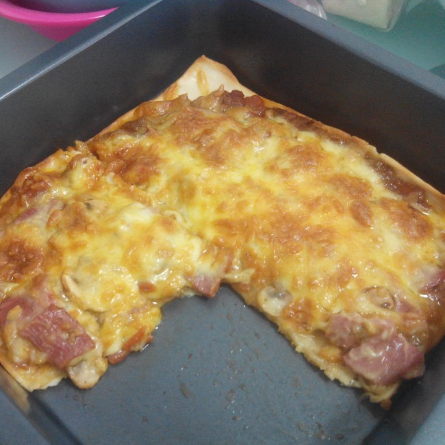 厚底鲜虾培根披萨