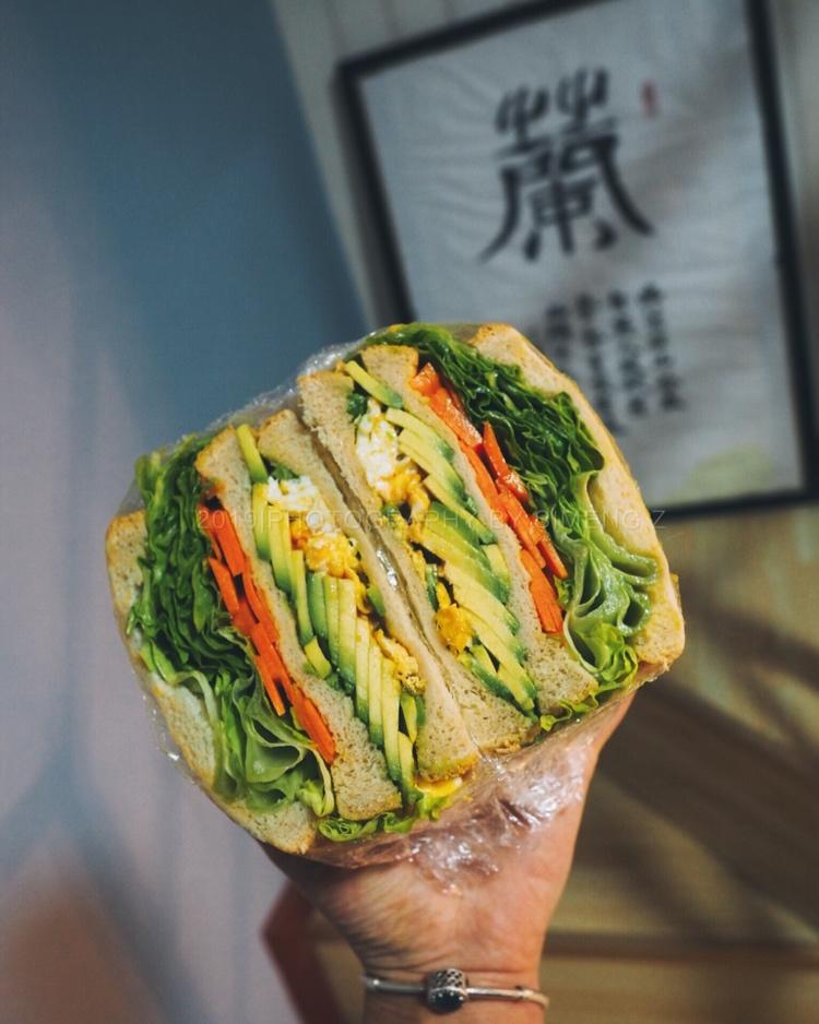 如何做超厚的沼三明治~详细tip！牛油果鸡蛋午餐肉三明治~