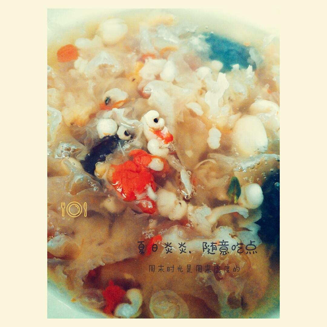 薏仁莲子银耳羹