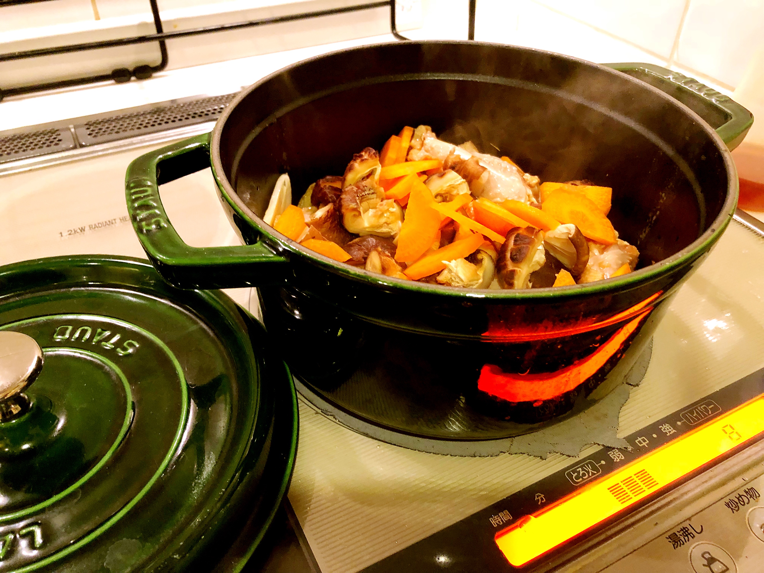 铁铸锅啫鸡煲的做法 步骤3