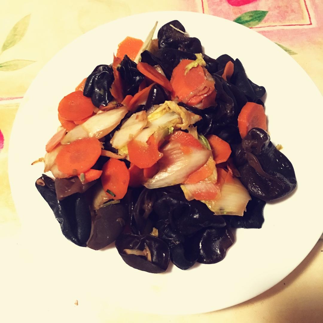白菜炒木耳
