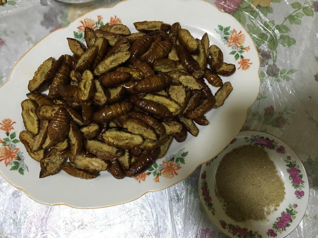 油炸蚕蛹的做法