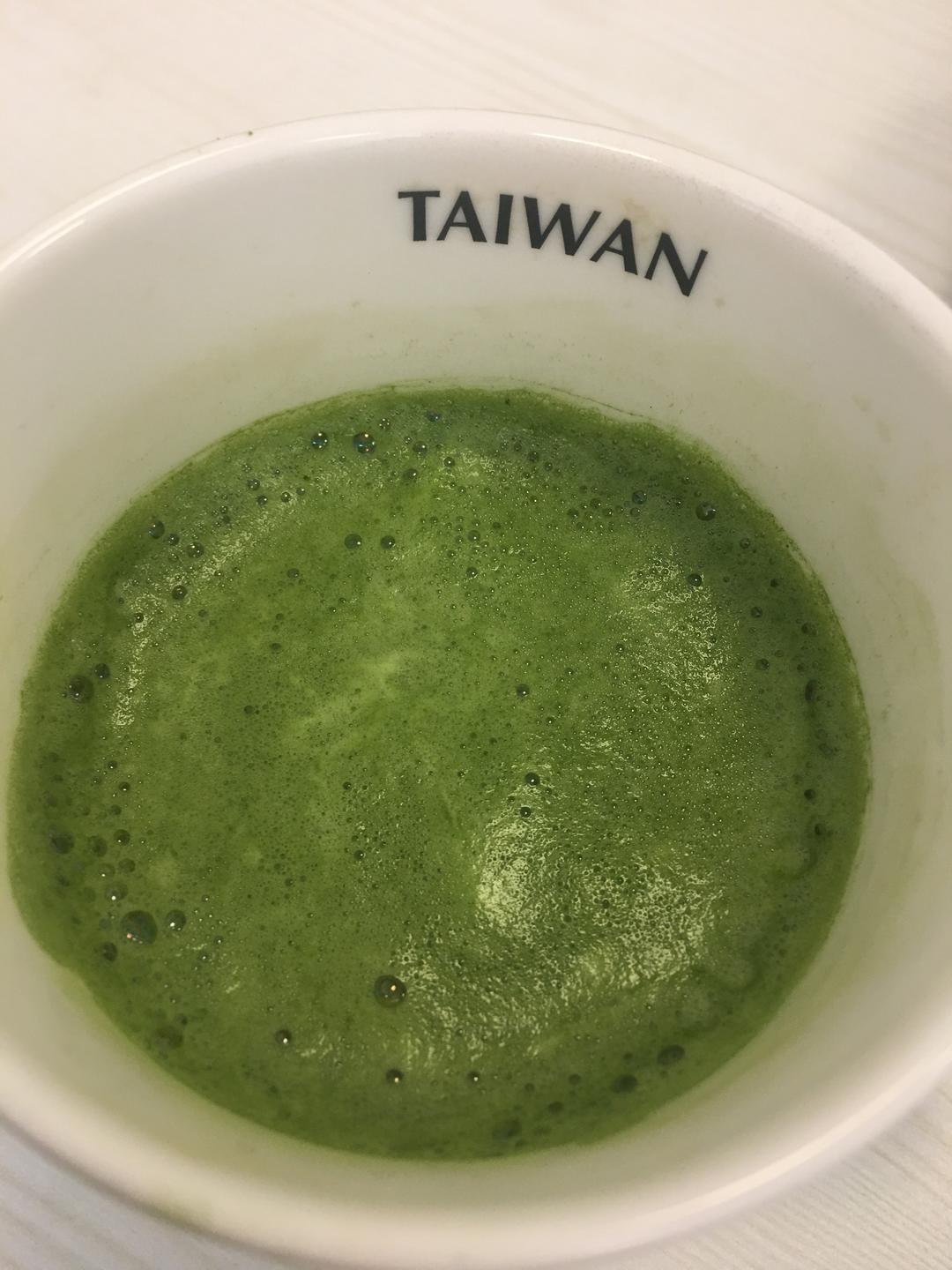 抹茶蜜豆戚风卷的做法 步骤10