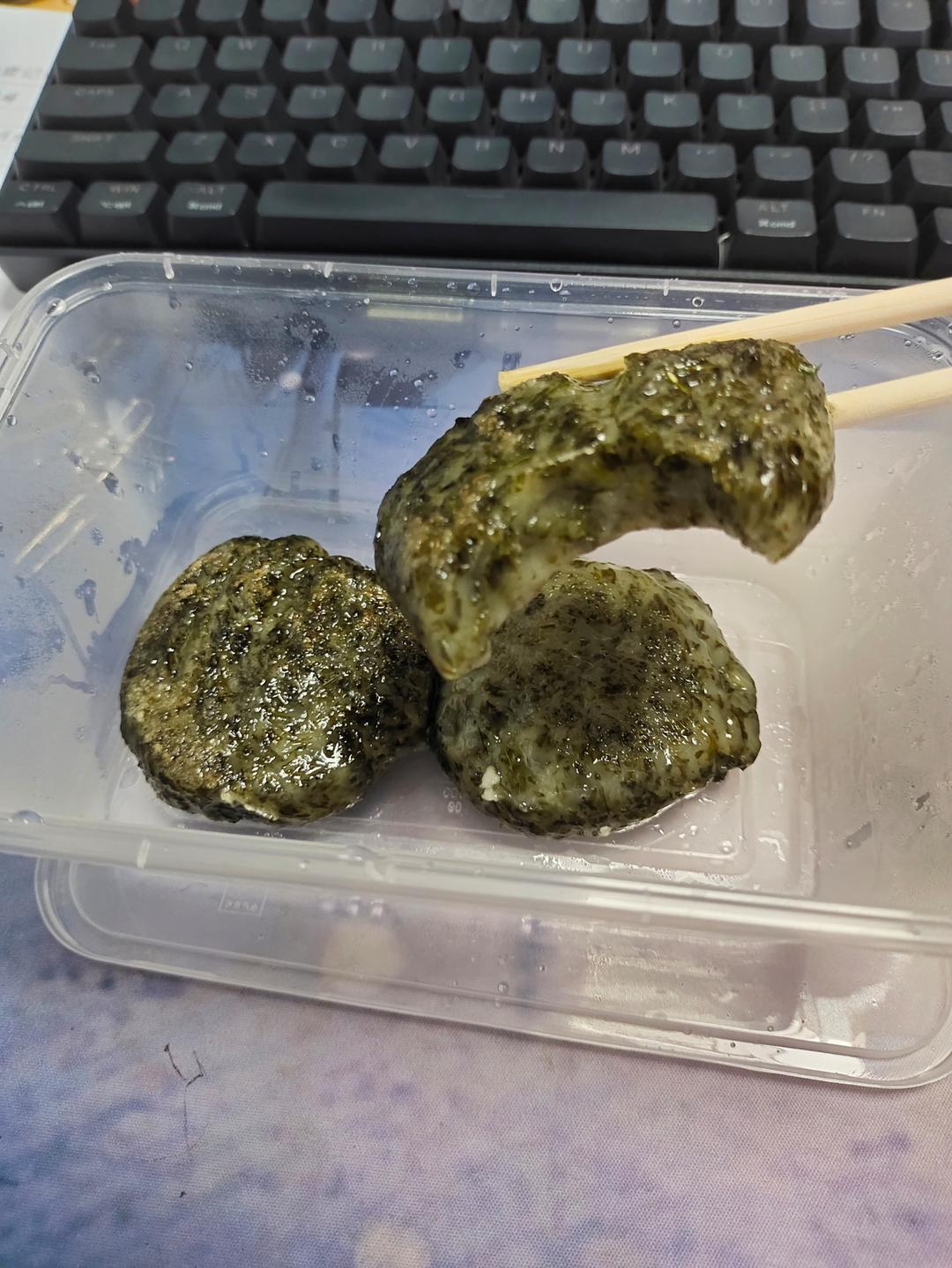 一口让你美味甘甜的艾草糍粑