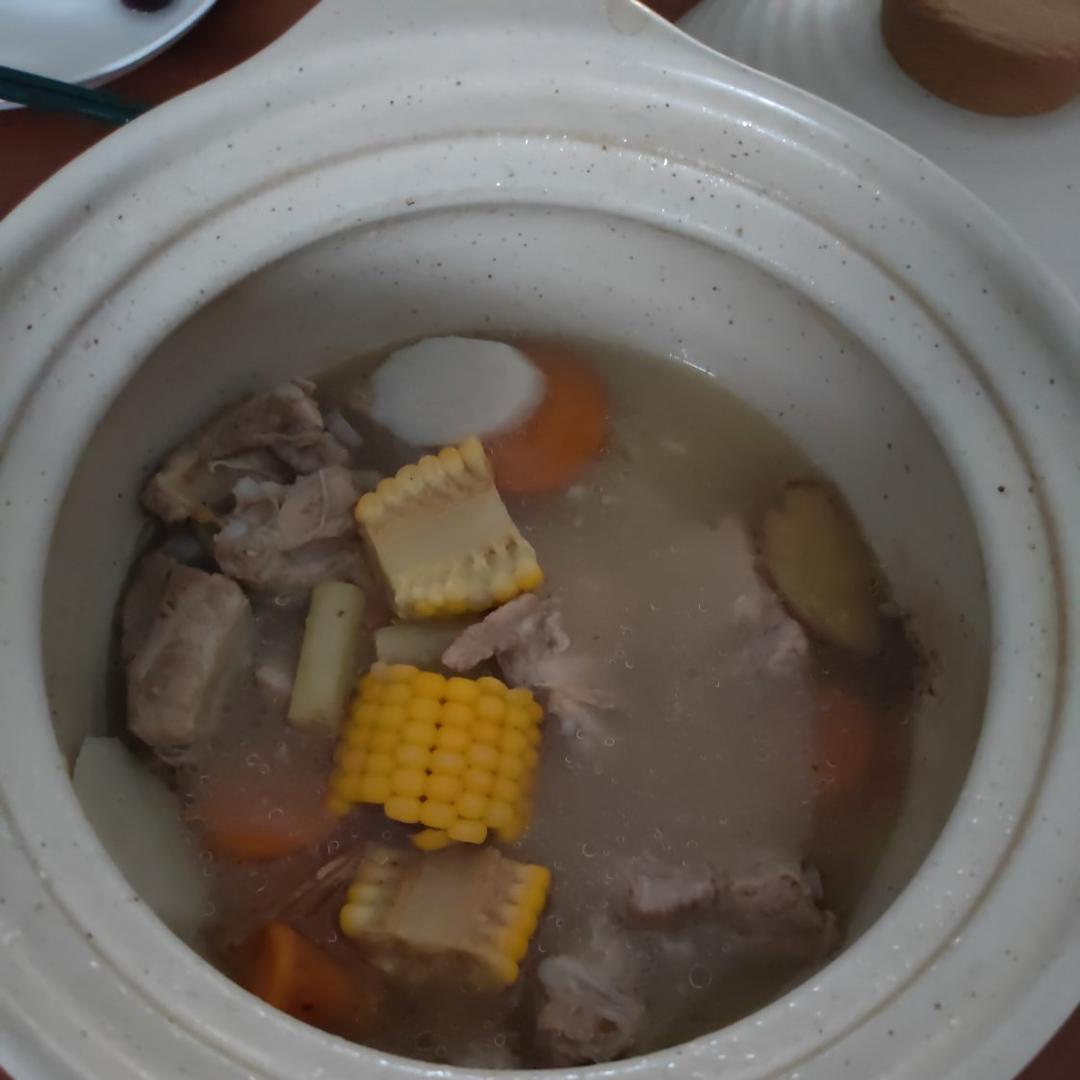 连吃三碗的玉米山药排骨汤