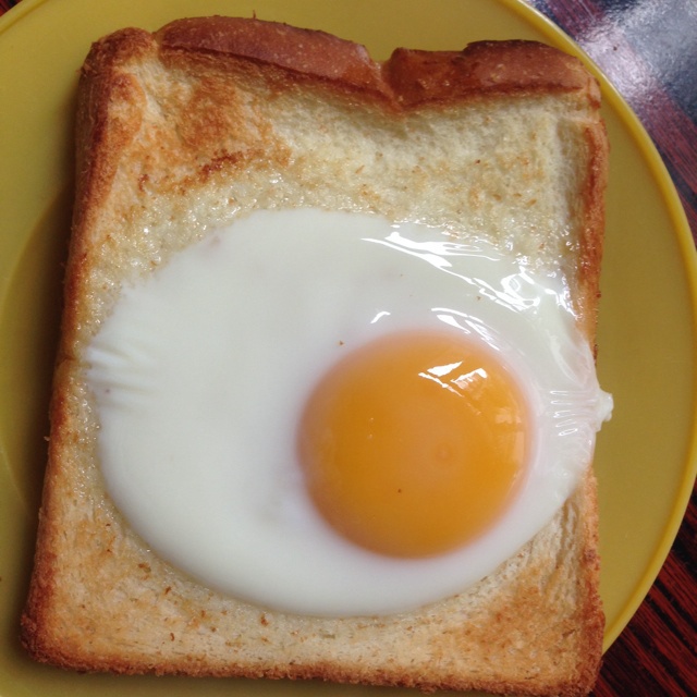 荷包蛋土司