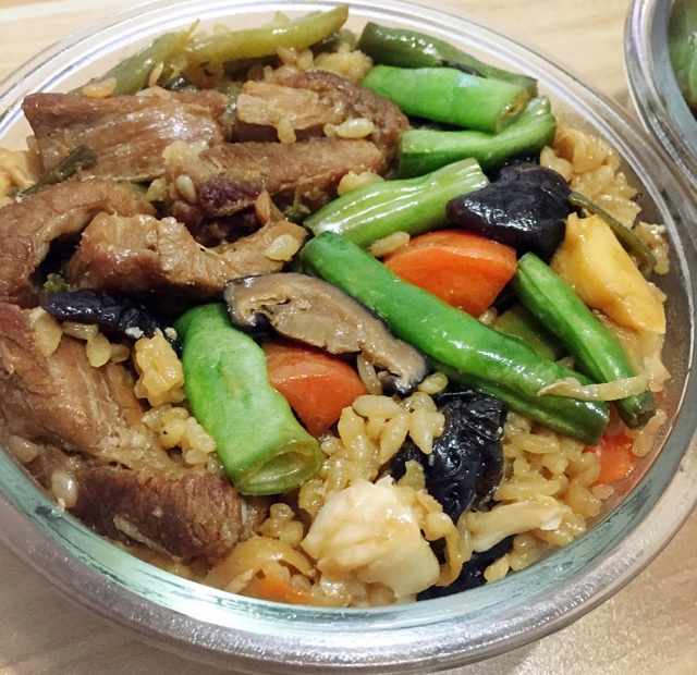 喷香排骨焖饭（爆好吃）