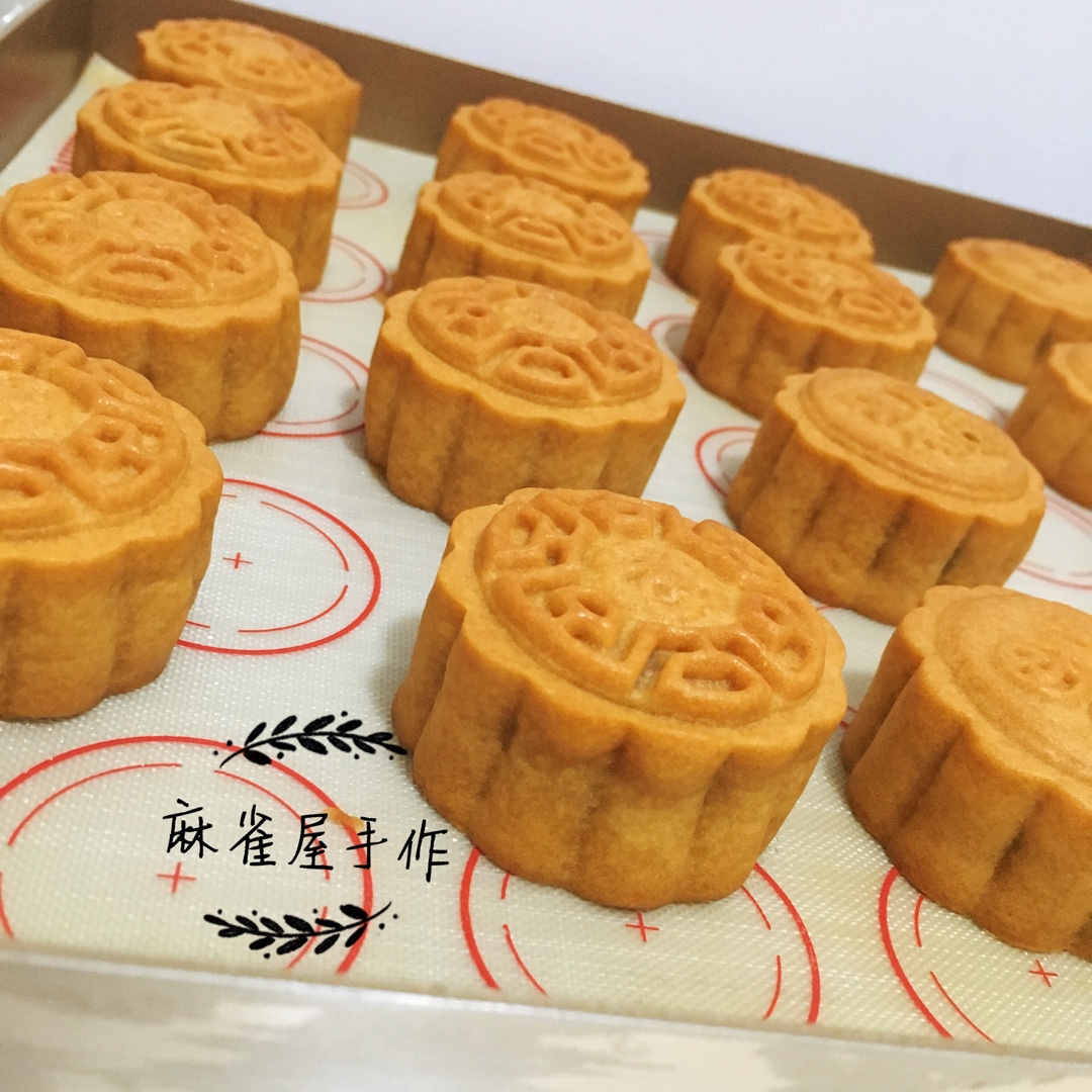 广式月饼—蛋黄莲蓉月饼