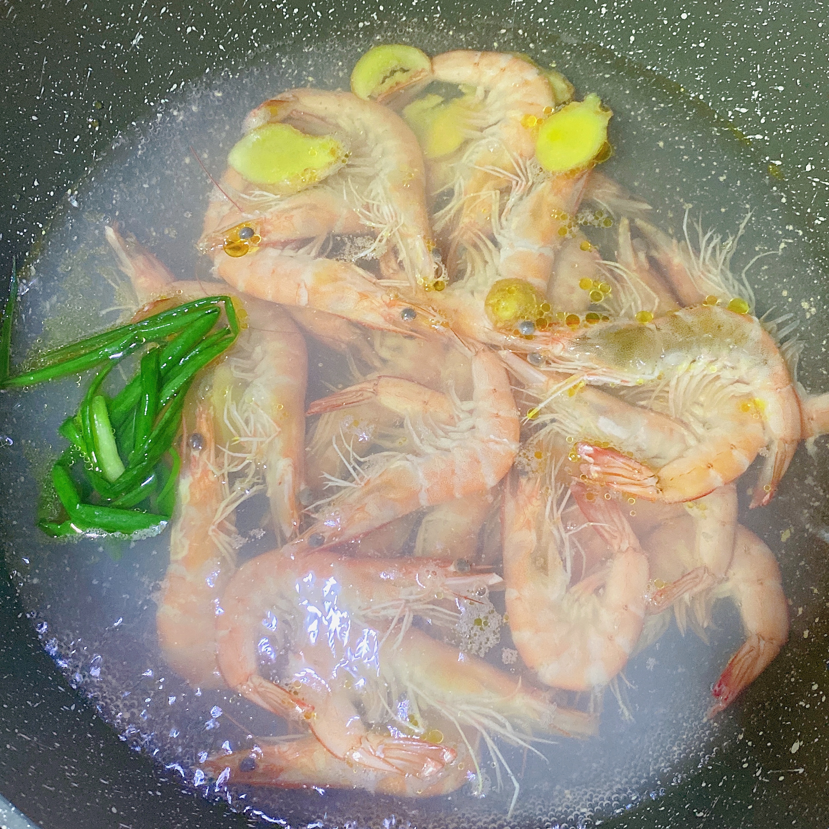 水煮虾的做法 步骤3