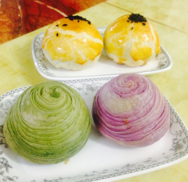 蛋黄酥~紫薯、抹茶、原味~花好月圆，中秋快乐~内附一次做六色蛋黄酥方法~