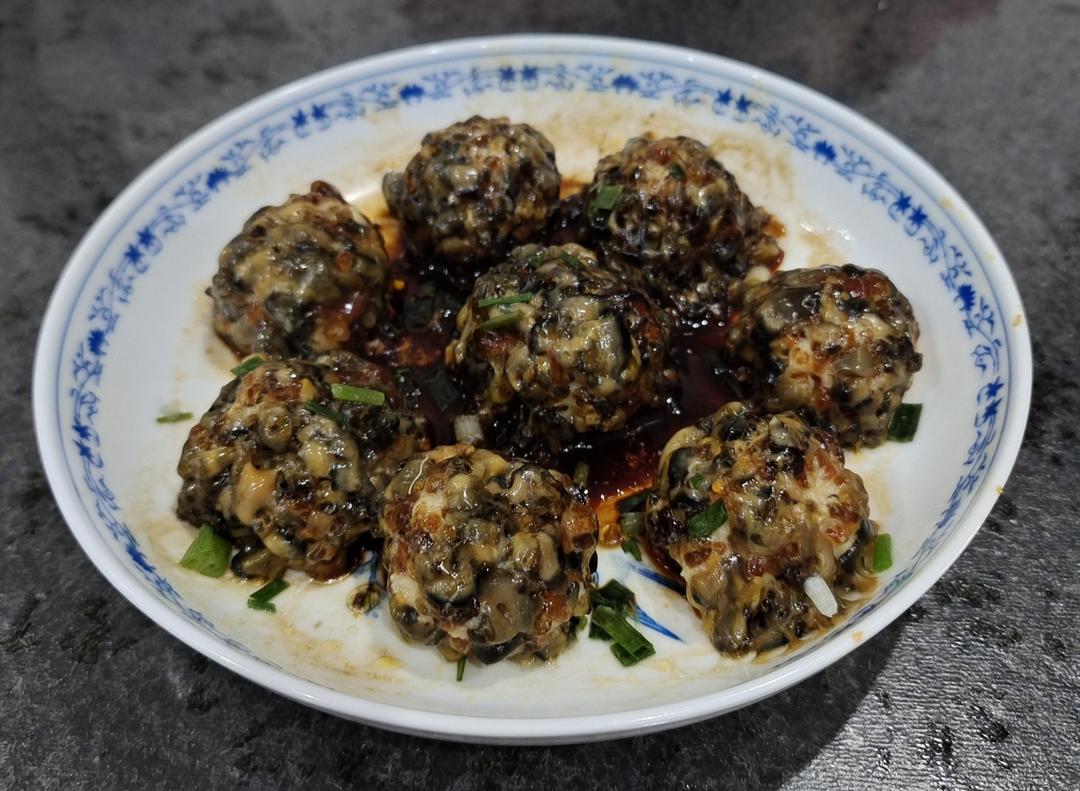 复刻绵羊料理 丑丑的皮蛋咸蛋黄肉丸子