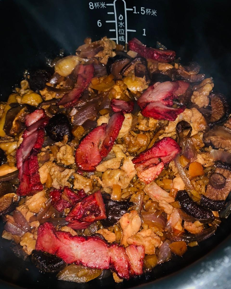 【香菇鸡肉焖饭】