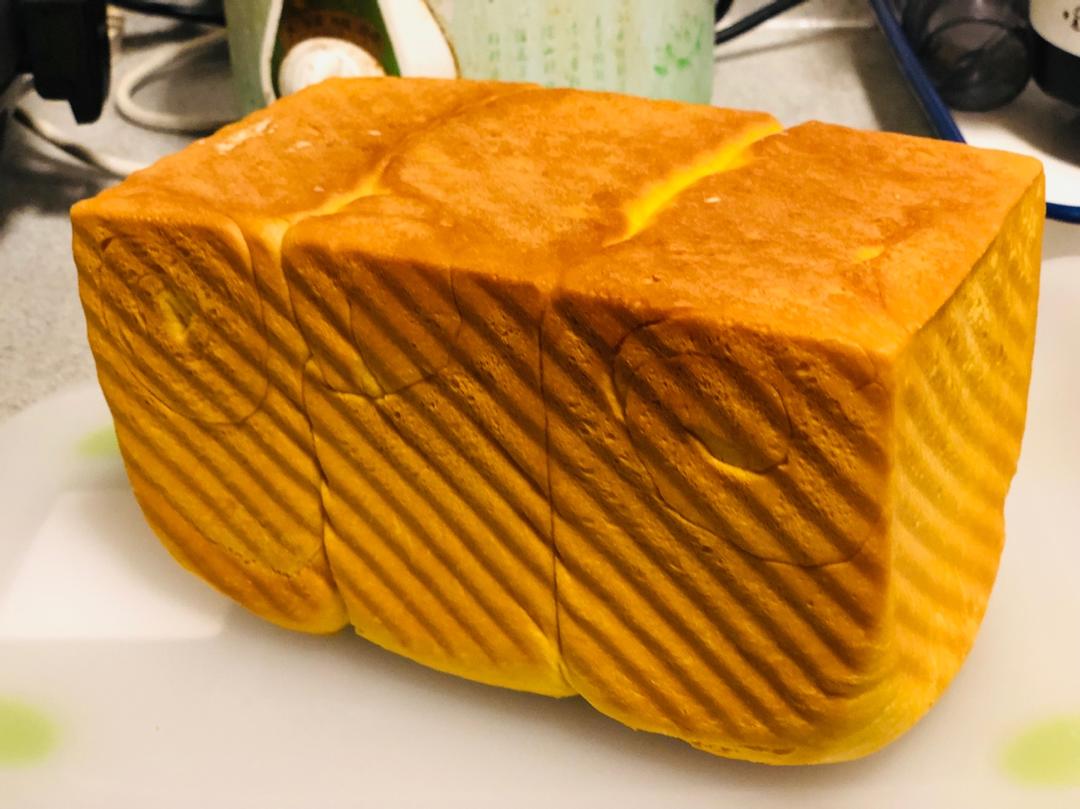 超级绵软拉丝的——牛奶南瓜吐司