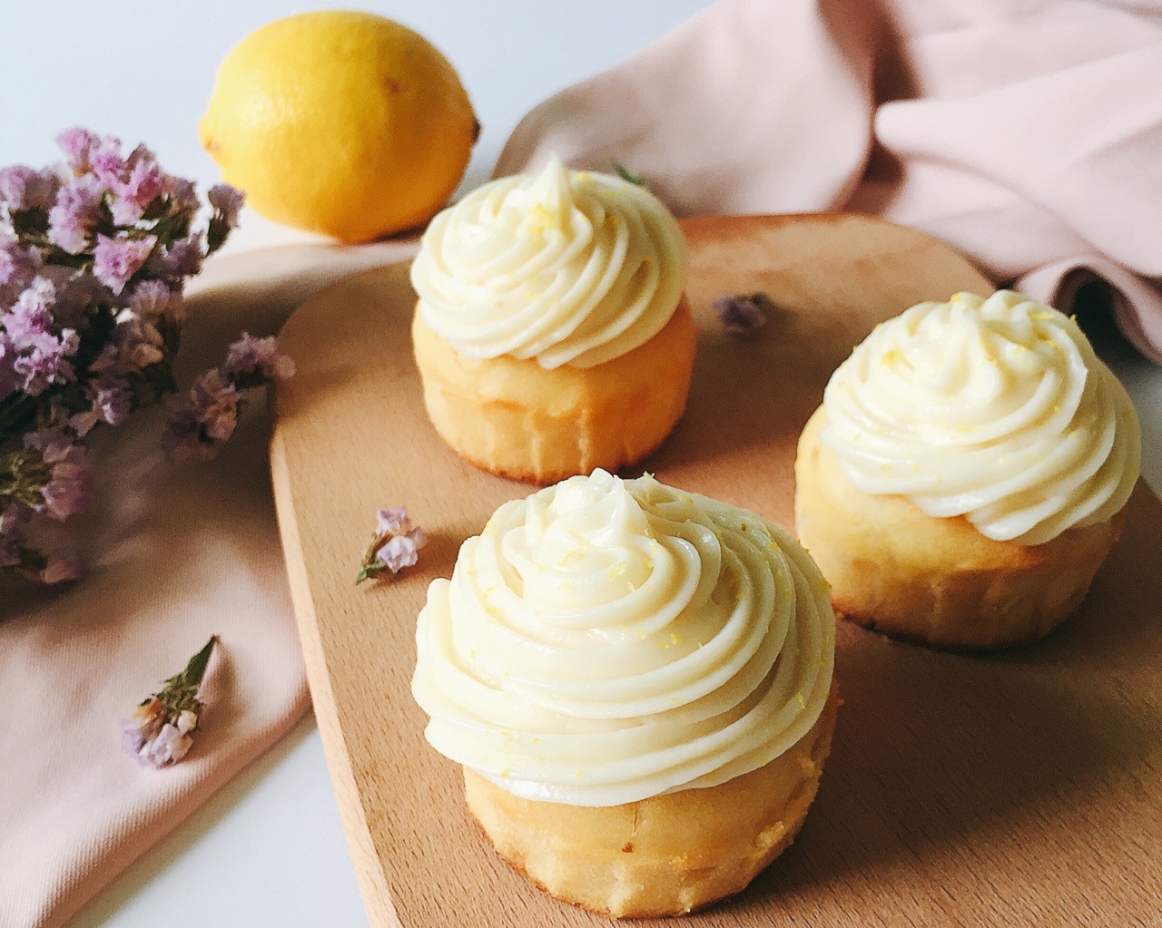 纯素清柠杯子诞糕Vegan Lemon Cupcake