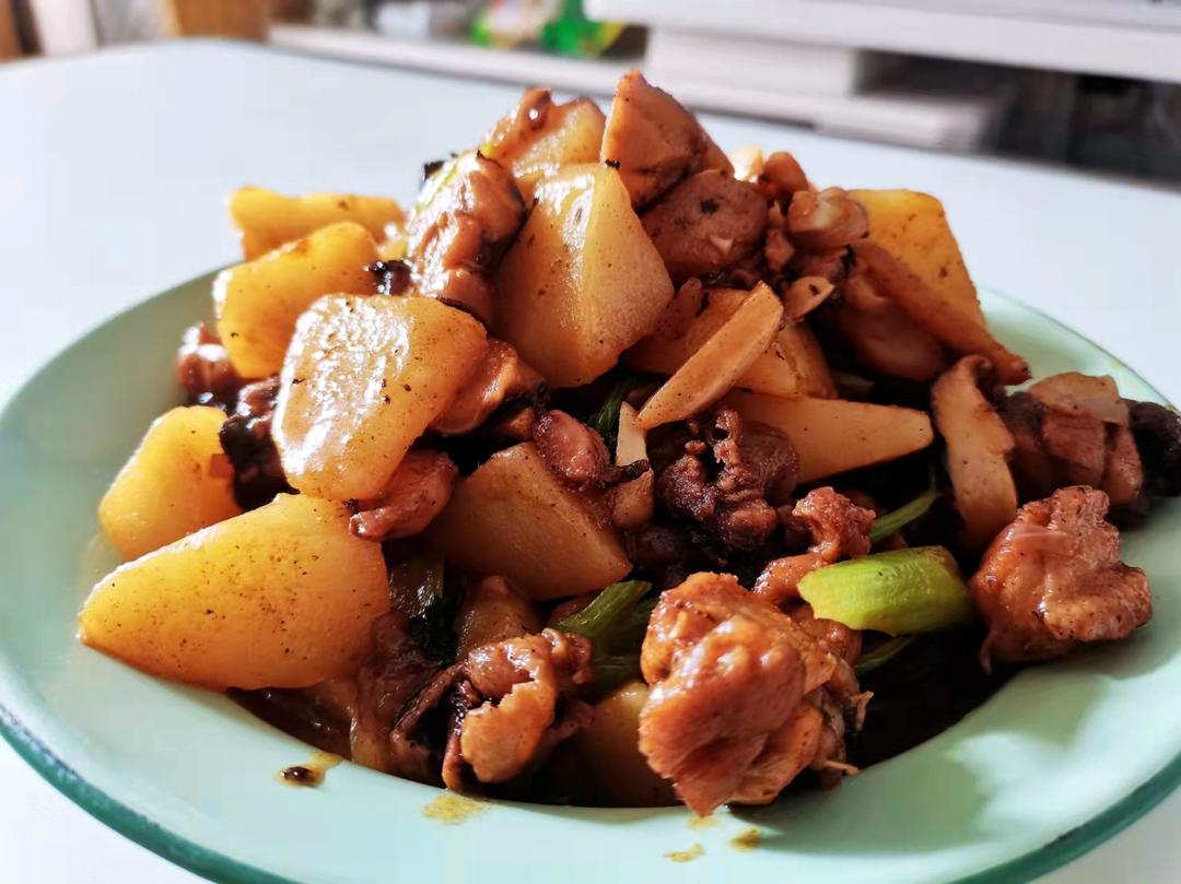 土豆胡萝卜炖鸡块