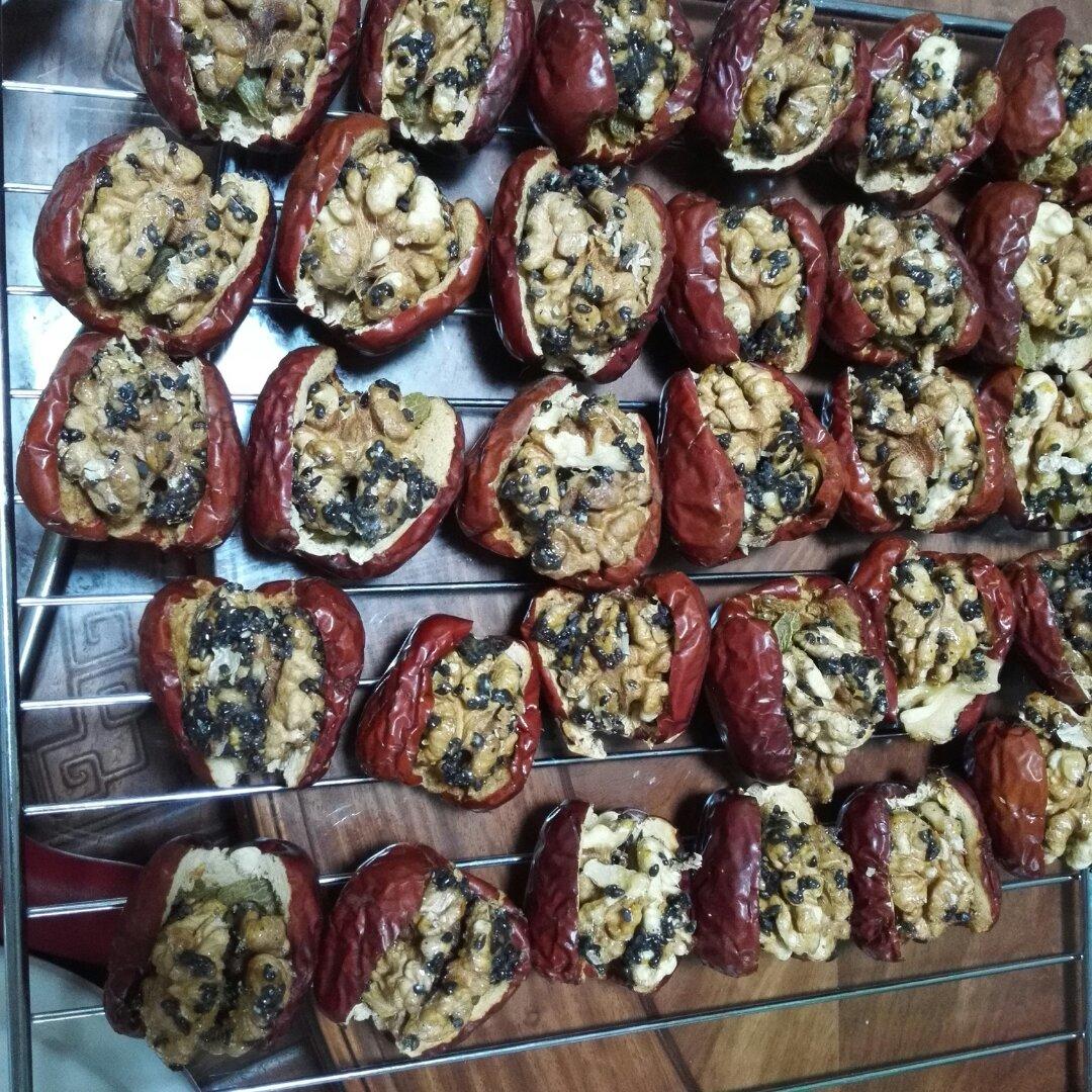 慢工手作枣夹琥珀核桃