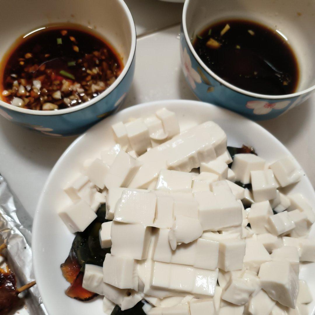 皮蛋拌豆腐
