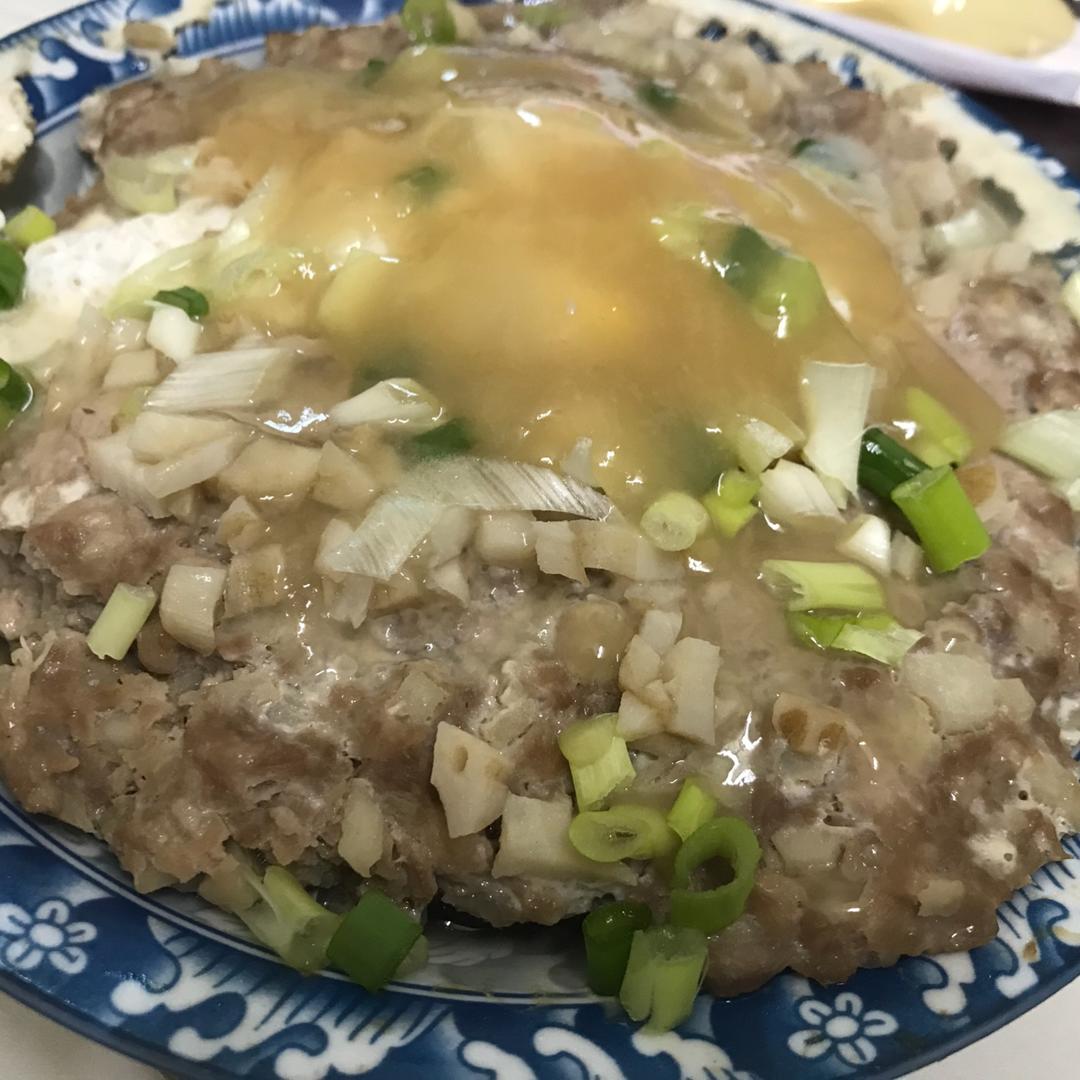 藕丁肉饼蒸咸蛋