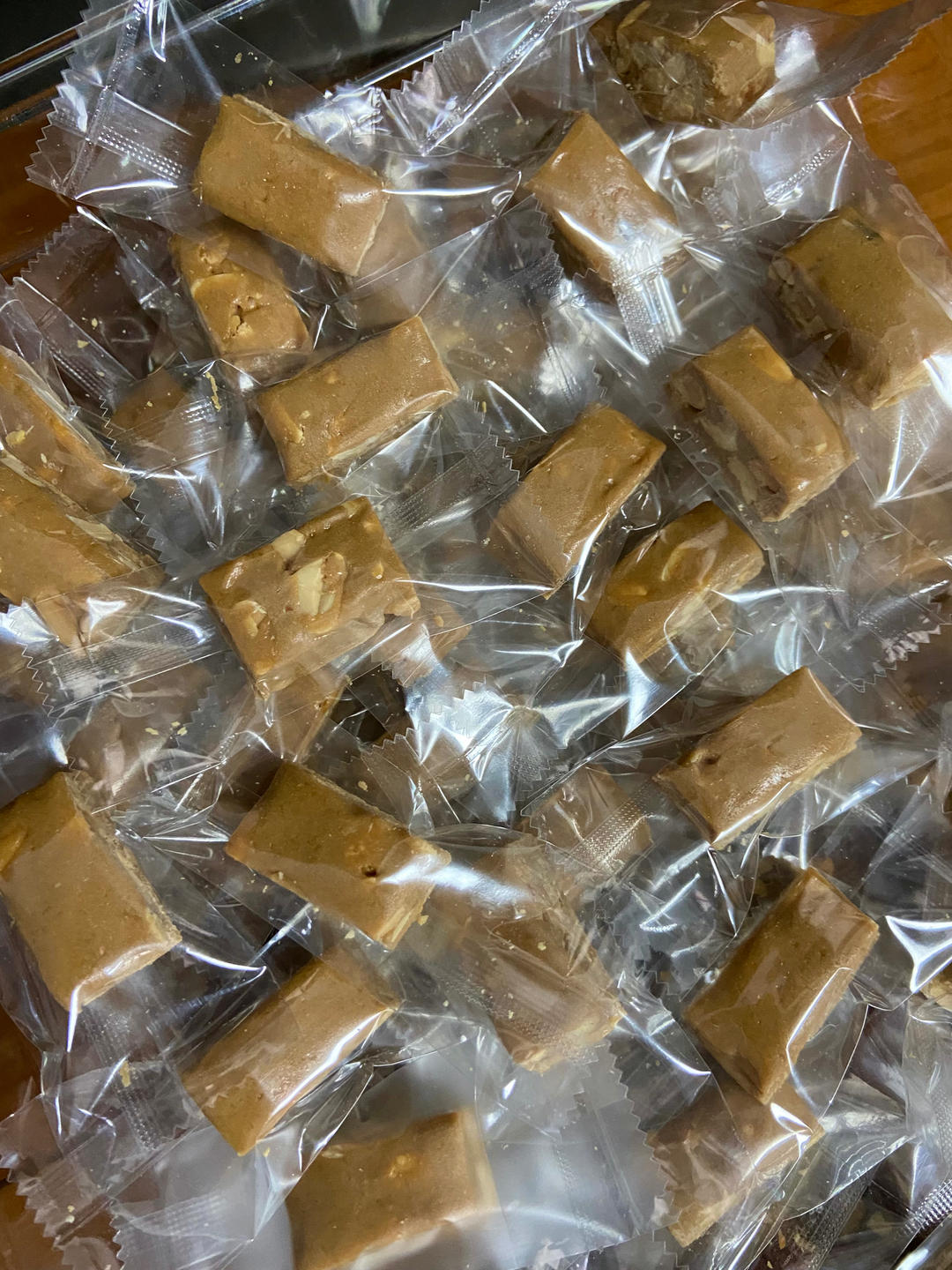 2分甜红糖牛轧糖-熬糖法