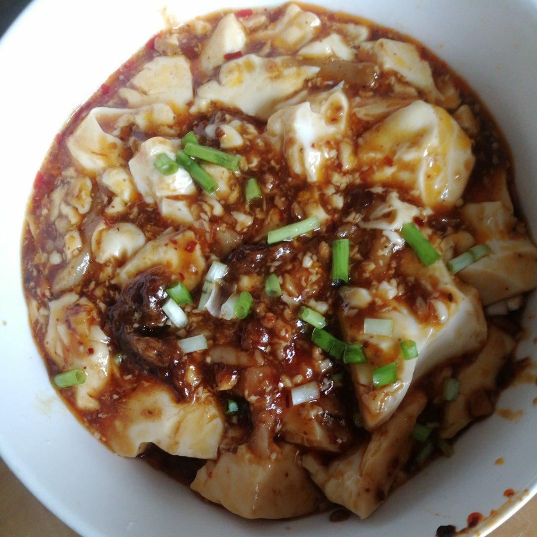 〈麻婆豆腐〉，内酯豆腐版。欣小厨 😉