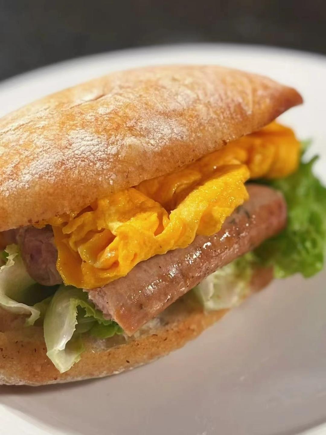 烤肠恰巴塔三明治，全平底锅10min神仙吃法！